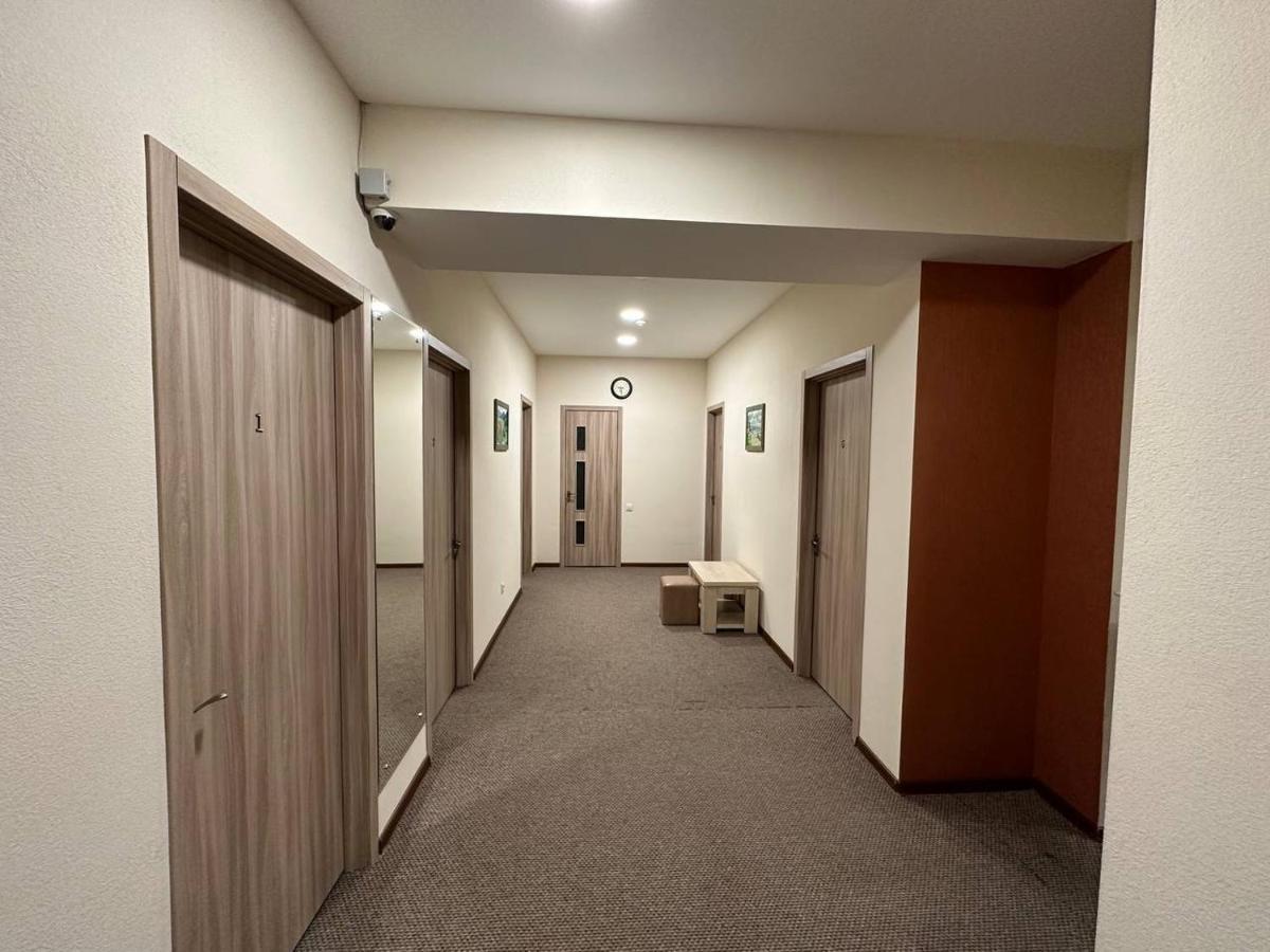 5 Rooms Near 300 Aragveli Metro Station Tbiliszi Kültér fotó