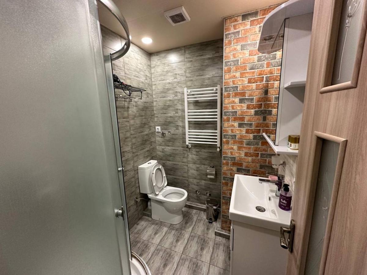 5 Rooms Near 300 Aragveli Metro Station Tbiliszi Kültér fotó