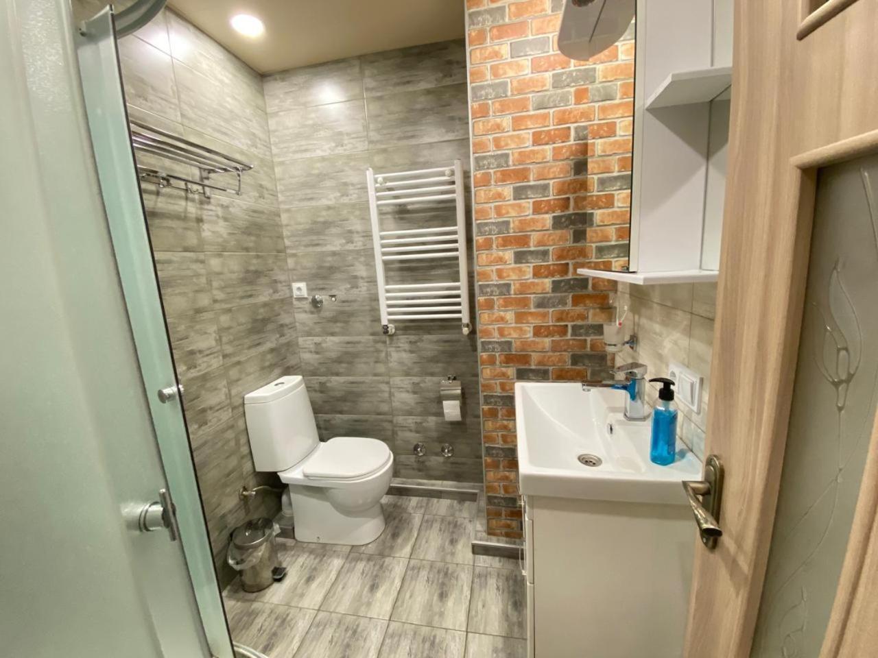 5 Rooms Near 300 Aragveli Metro Station Tbiliszi Szoba fotó