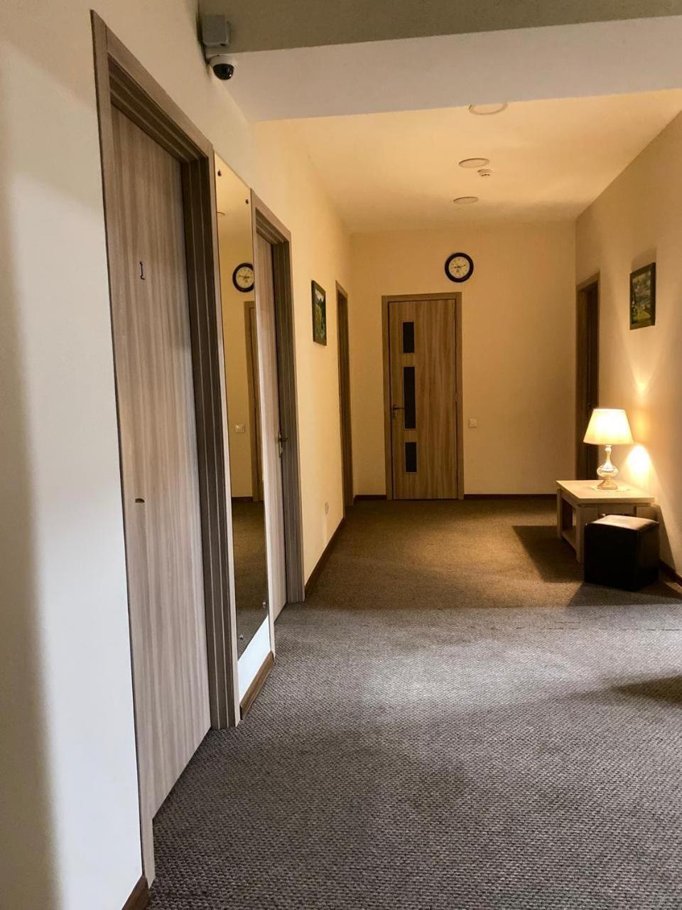 5 Rooms Near 300 Aragveli Metro Station Tbiliszi Kültér fotó